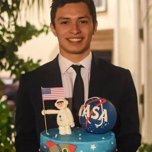 Meet your Posher, Luisgabriel